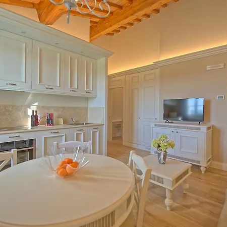 Apartment Il Sole Di Vino By Posarellivillas Vinci